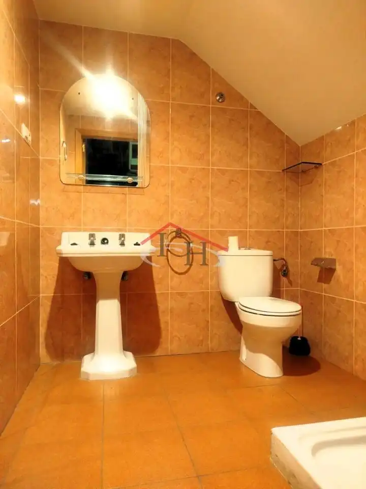Baño de Casa o chalet en venta en León Capital  con Calefacción, Terraza y Balcón