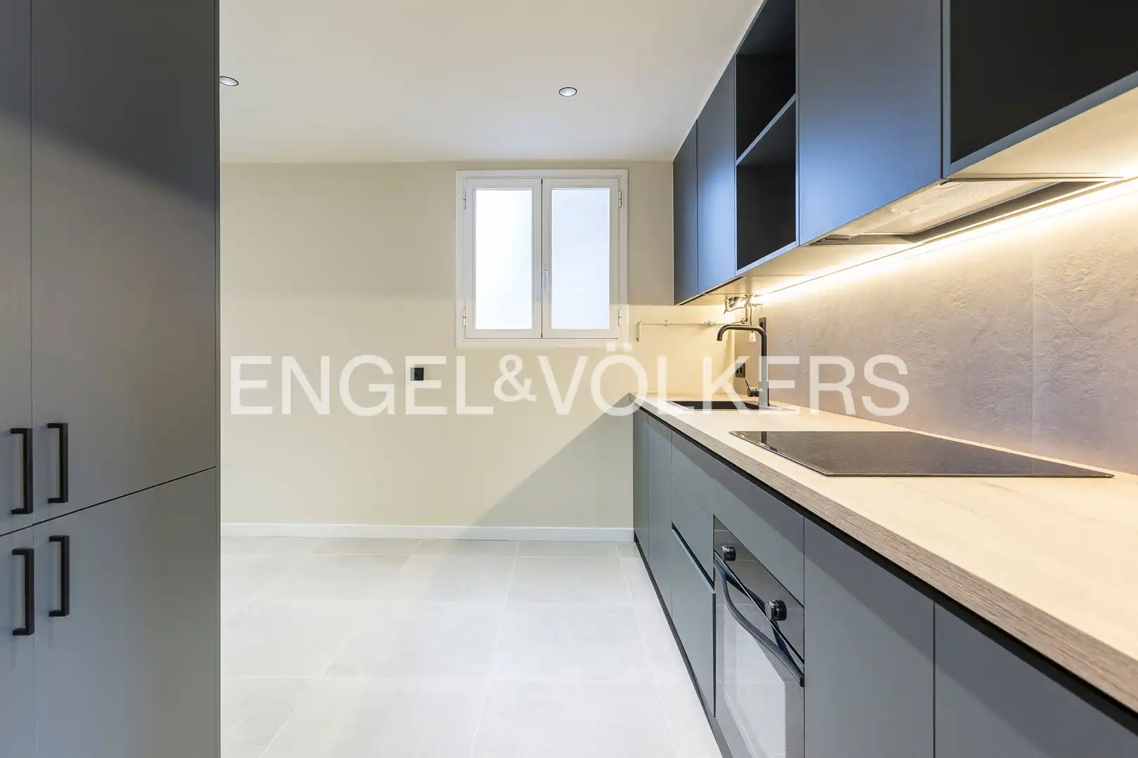 Kitchen of Flat for sale in Barcelona  with Air Conditioner, Heating and Parquet flooring