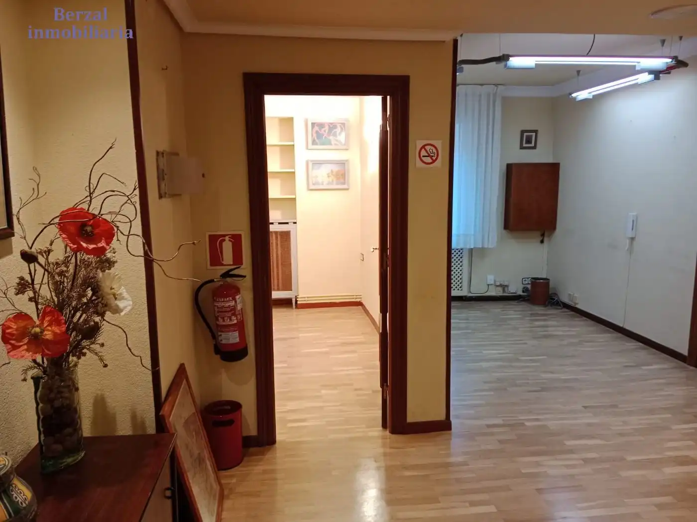 Office for rent in  Logroño  with Air Conditioner, Heating and Furnished