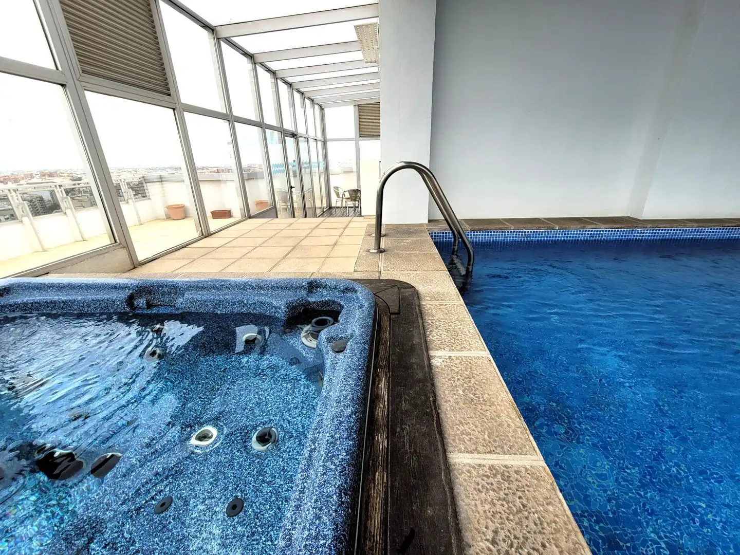 Piscina de Pis en venda en Valencia amb Calefacció, Parquet i Jacuzzi
