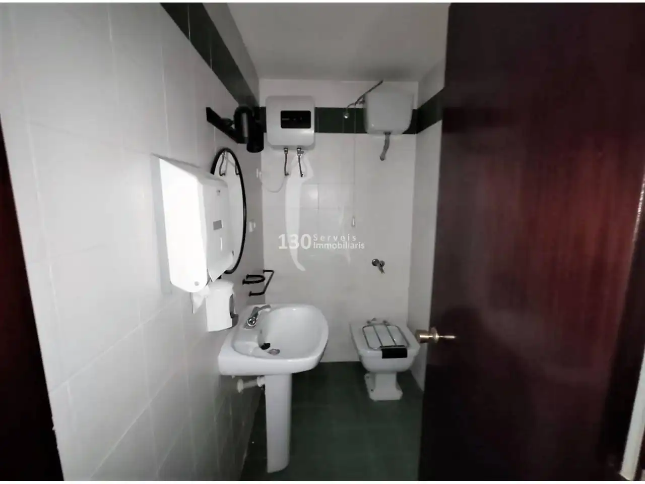 Badezimmer von Geschaftsraum zum Verkauf in Garcia