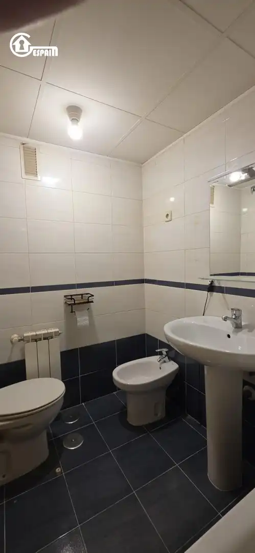 Badezimmer von Wohnung zum Verkauf in Madrid mit Klimaanlage, Heizung und Privatgarten