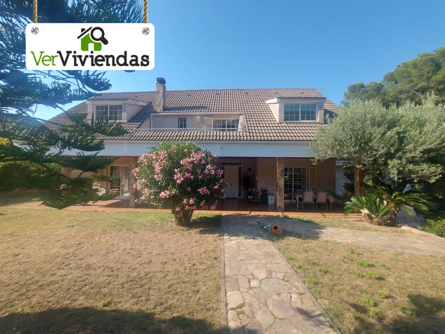 Jardí de Casa o xalet en venda en Torrelles de Llobregat amb Aire condicionat, Calefacció i Jardí privat