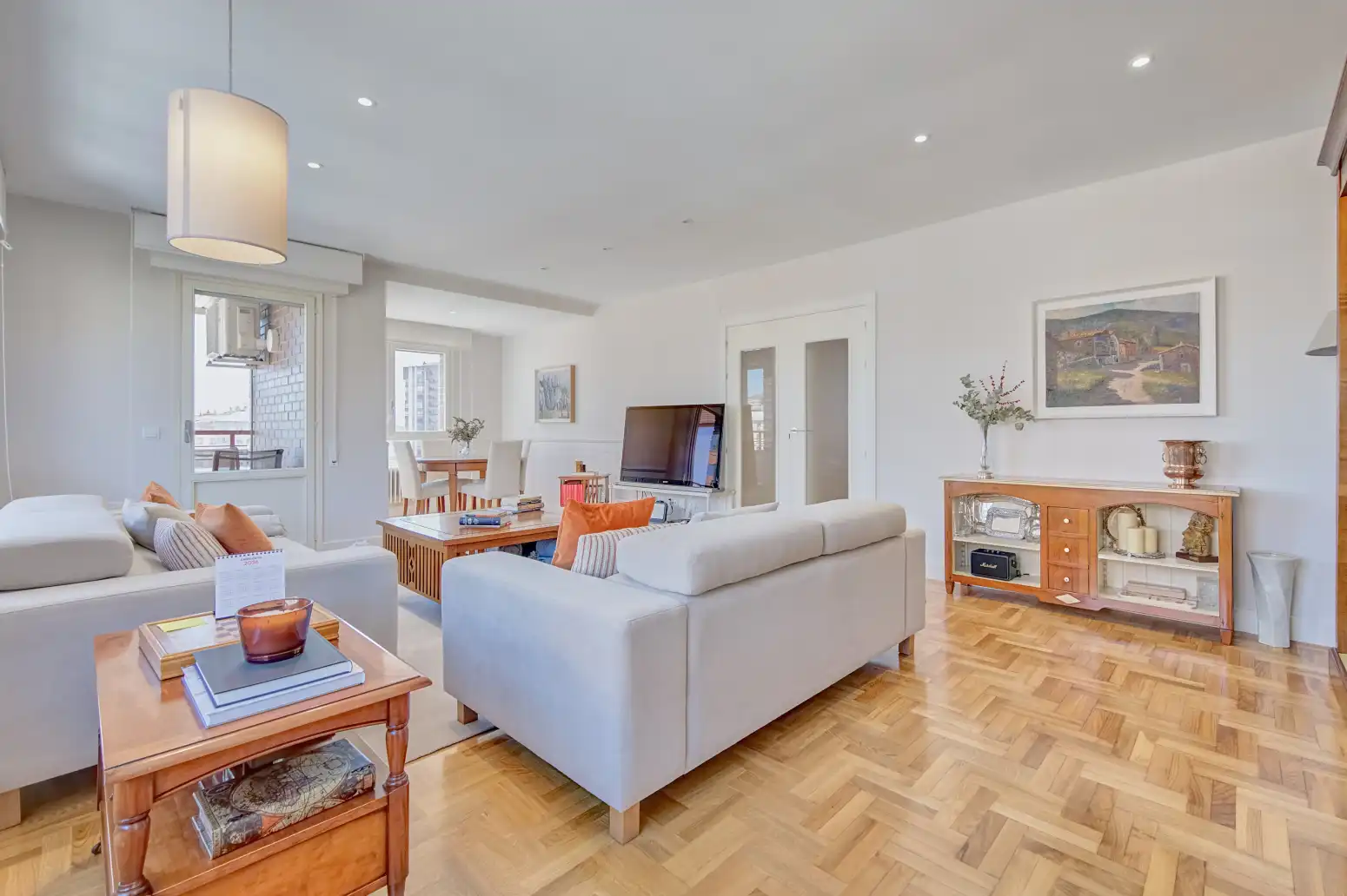 Living room of Flat for sale in  Pamplona / Iruña  with Air Conditioner, Heating and Parquet flooring