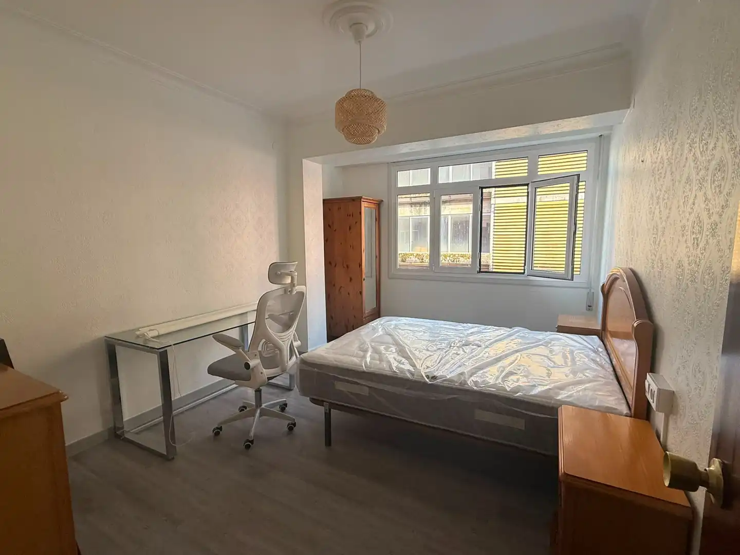 Habitación de Piso de alquiler en Ferrol con Parquet, Amueblado y Horno