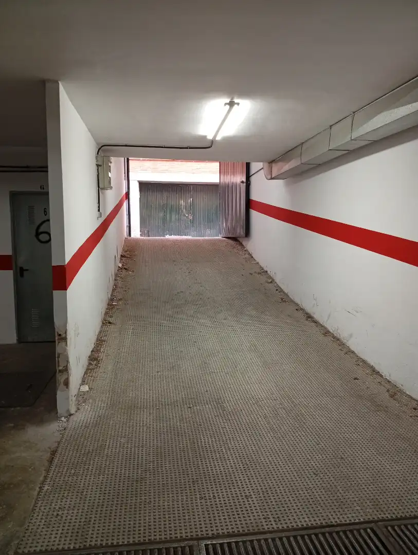 Garage for rent in Calle Parra Alta de Cartuja, 19, San Ildefonso