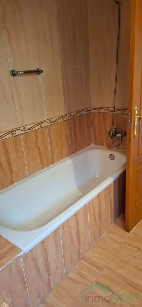 Baño de Piso en venta en La Unión con Terraza y Amueblado