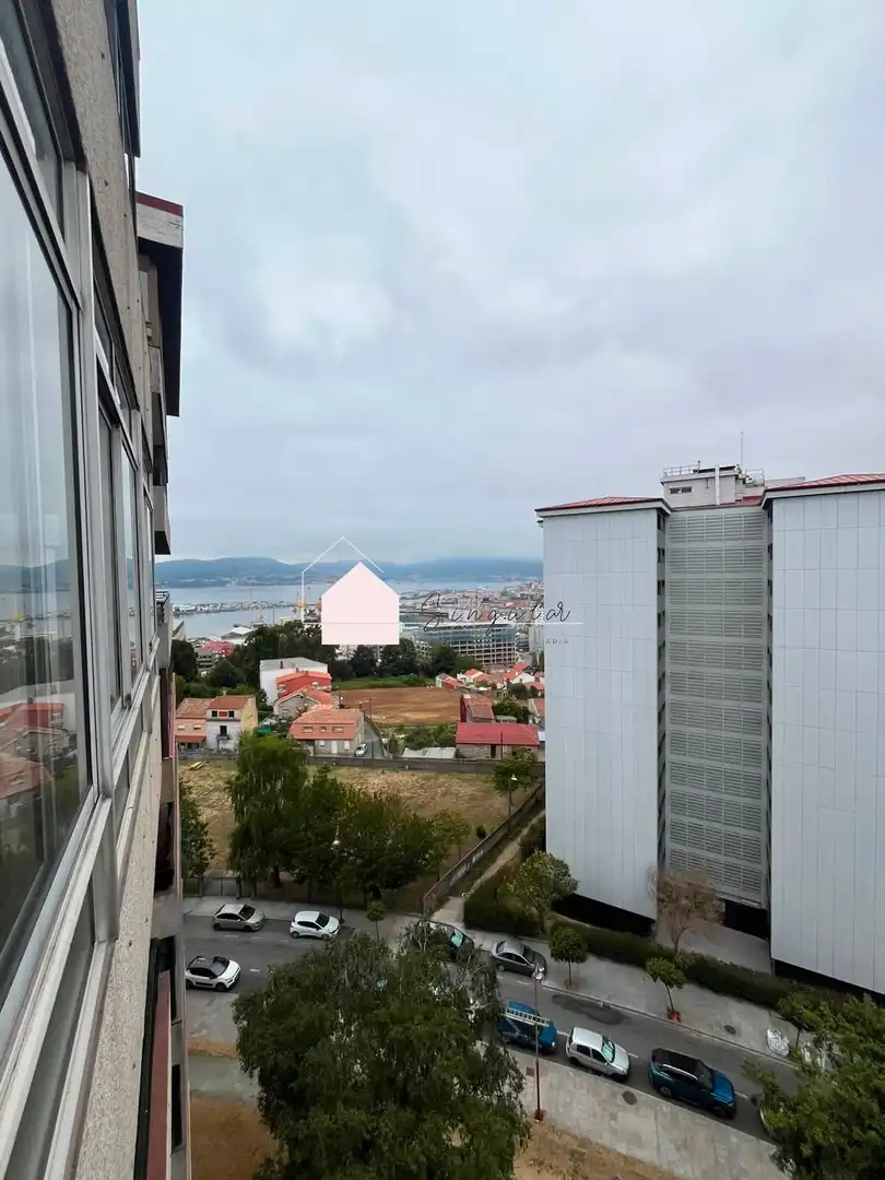 Vista exterior de Piso en venta en Vigo  con Trastero