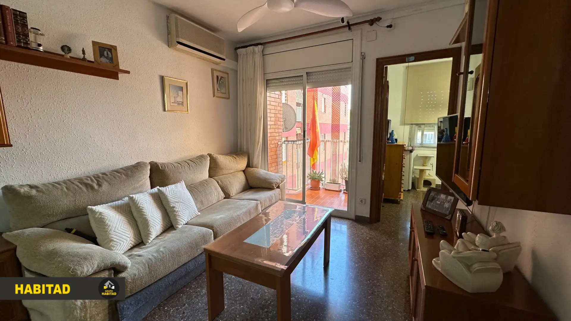 Sala de estar de Piso en venta en Sant Boi de Llobregat con Balcón