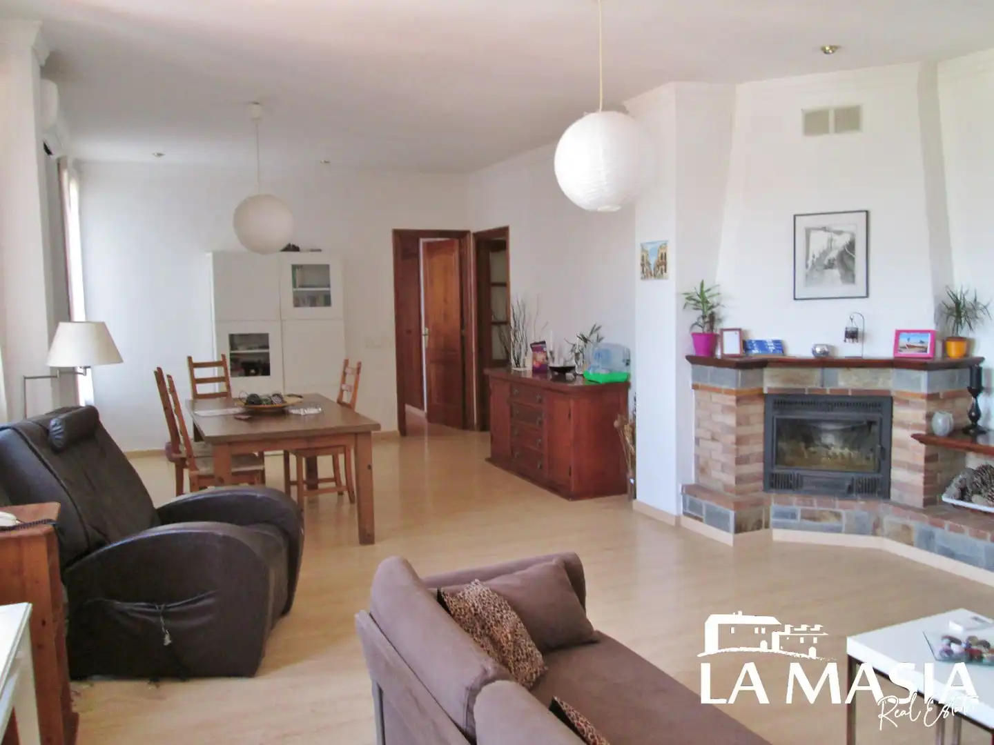 Sala d'estar de Finca rústica en venda en Olivella amb Jardí privat, Terrassa i Piscina