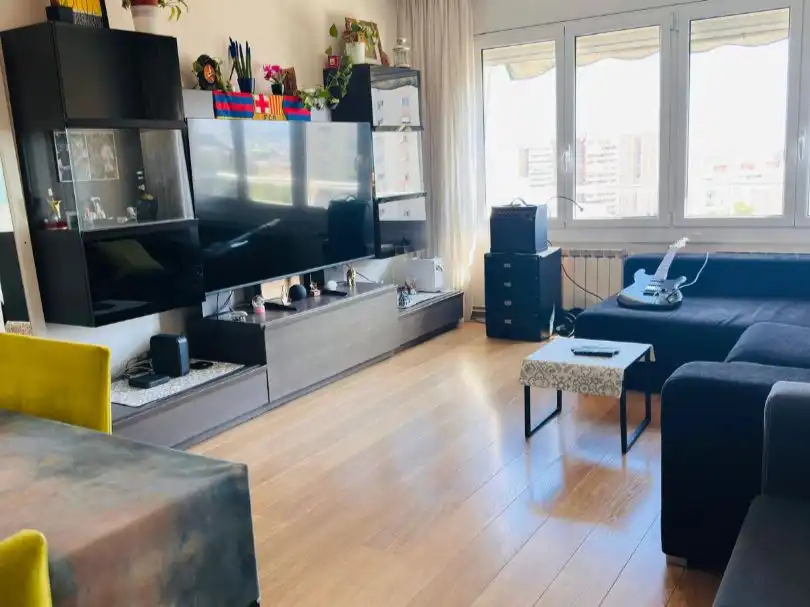 Appartement avec ascenseur à vendre à via favencia 13