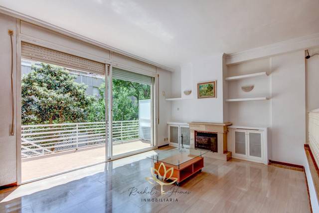 Casa adosada en Venta en Carrer dels Arenys en Can Bou