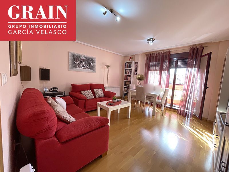 Sala d'estar de Pis en venda en  Albacete Capital amb Calefacció i Traster