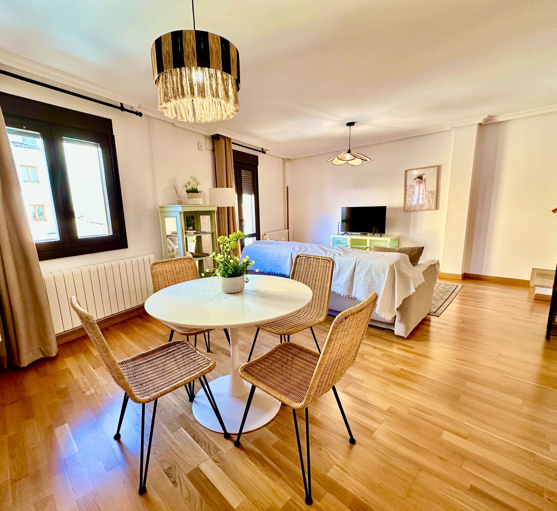 Sala d'estar de Dúplex de lloguer en Cuenca Capital amb Aire condicionat, Calefacció i Moblat