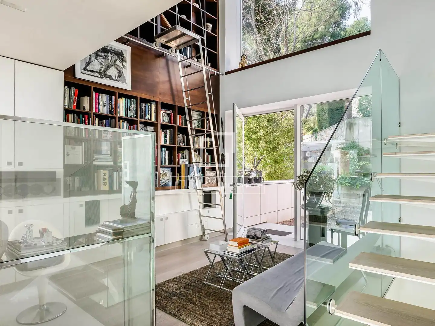 Sala d'estar de Casa o xalet en venda en Barcelona amb Aire condicionat, Calefacció i Jardí privat