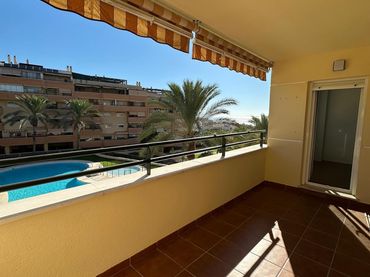 Pis amb piscina en venda a El Pinillo