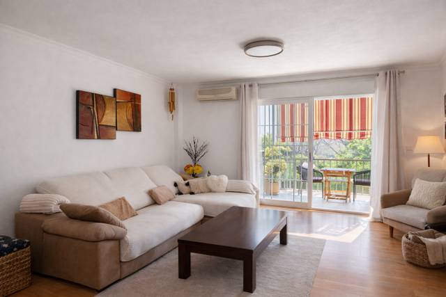 Apartamento en Venta en Sierra de Estepona - Avda. de Andalucía