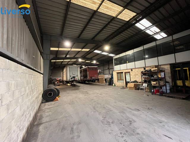 Nave industrial en Venta en Villariezo