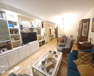 Living room of Flat for sale in  Madrid Capital  with Air Conditioner and Terrace