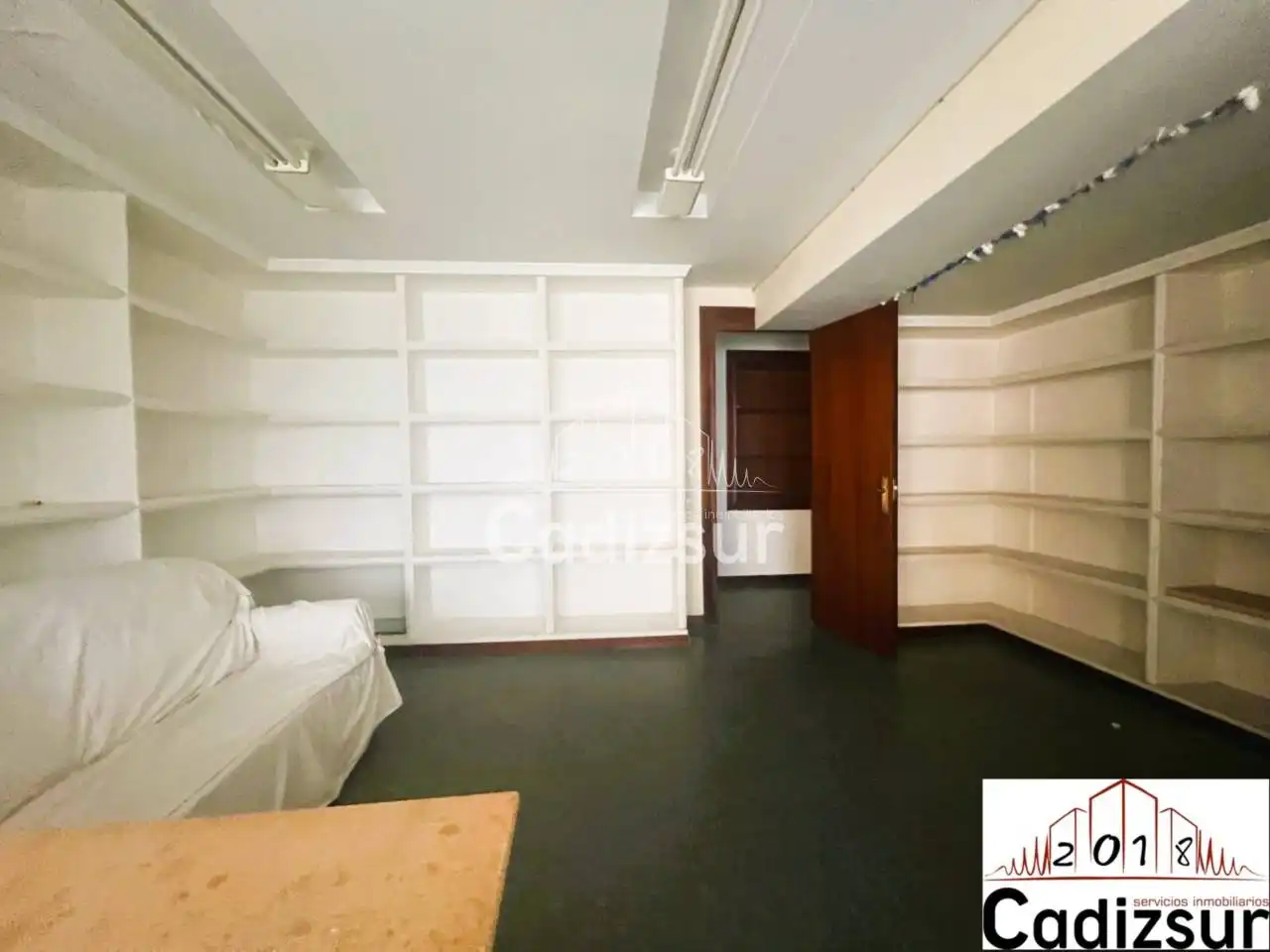Dormitori de Oficina de lloguer en Cádiz