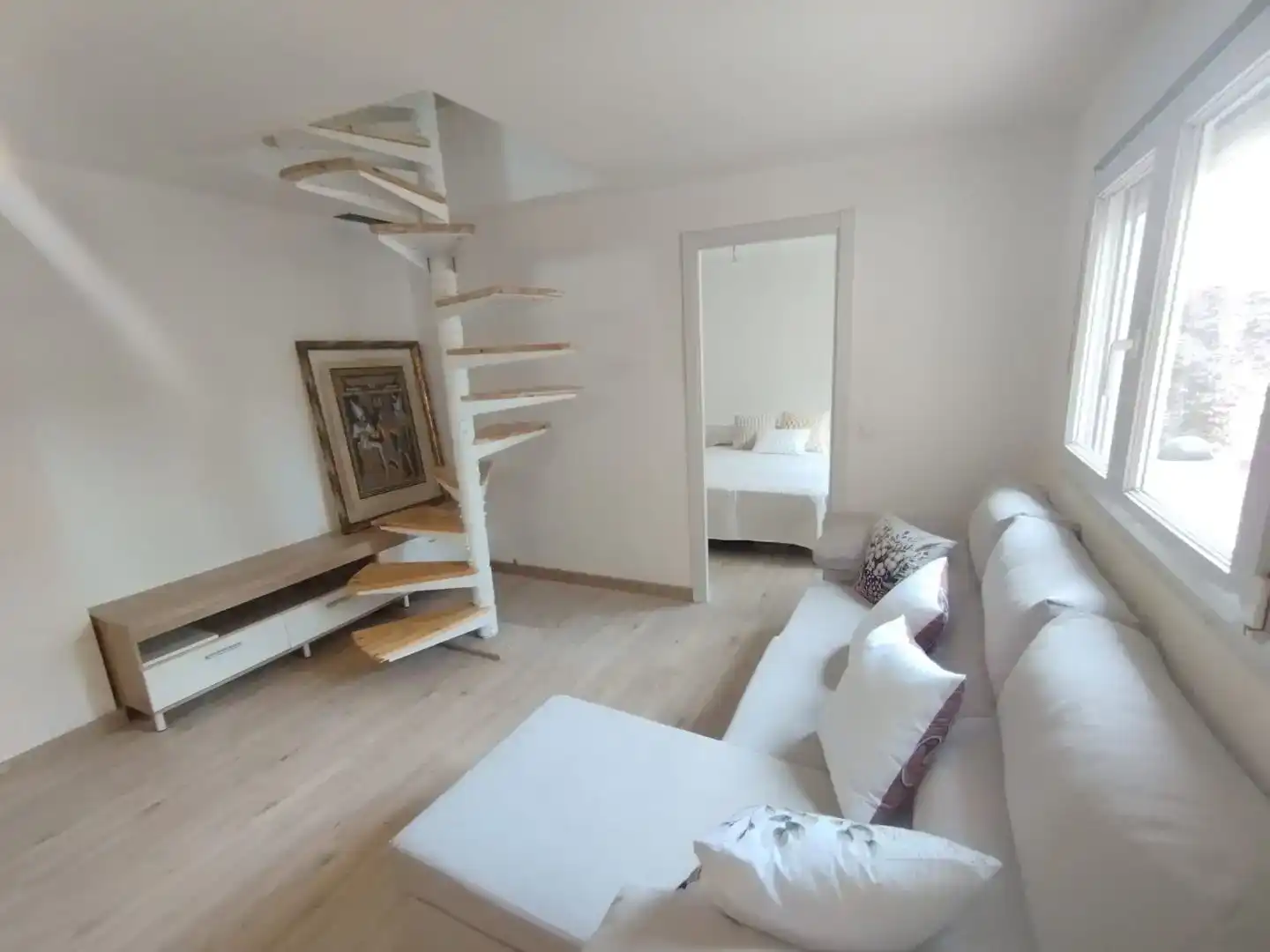 Sala d'estar de Pis en venda en Zaragoza amb Aire condicionat, Jardí privat i Parquet
