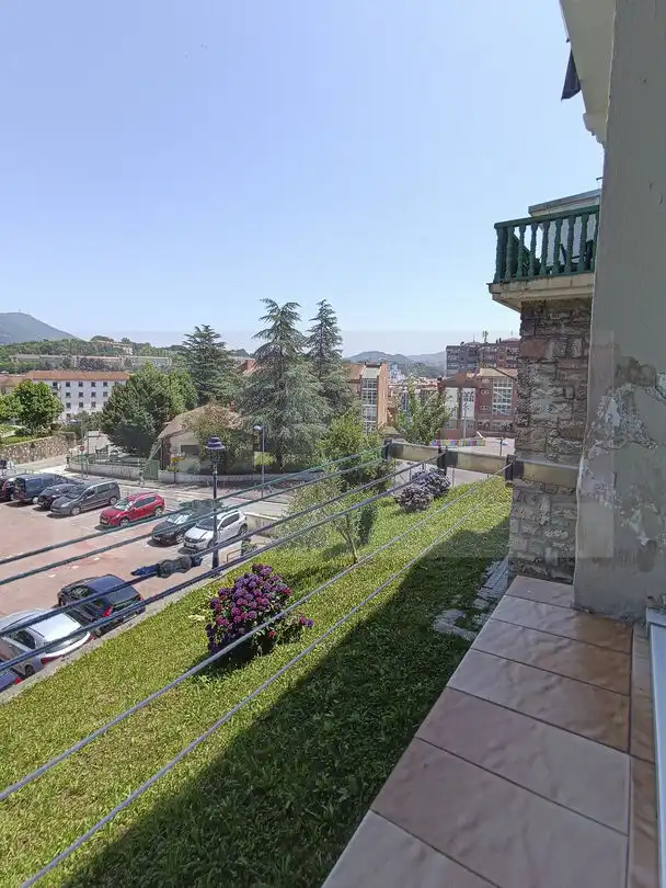 Vista exterior de Piso en venta en Errenteria con Calefacción