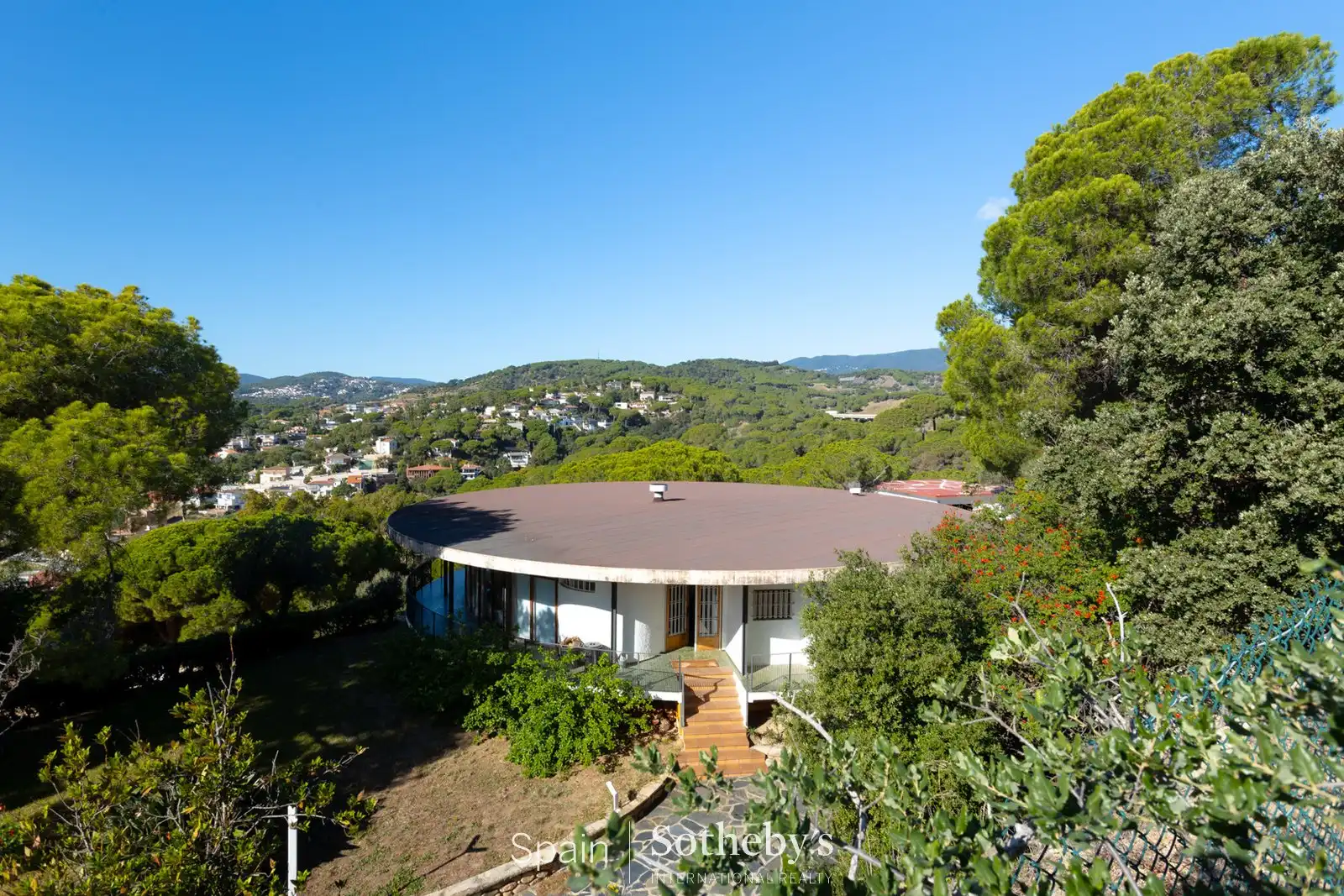 Casa con piscina en venta en Enric Morera, imagen 3