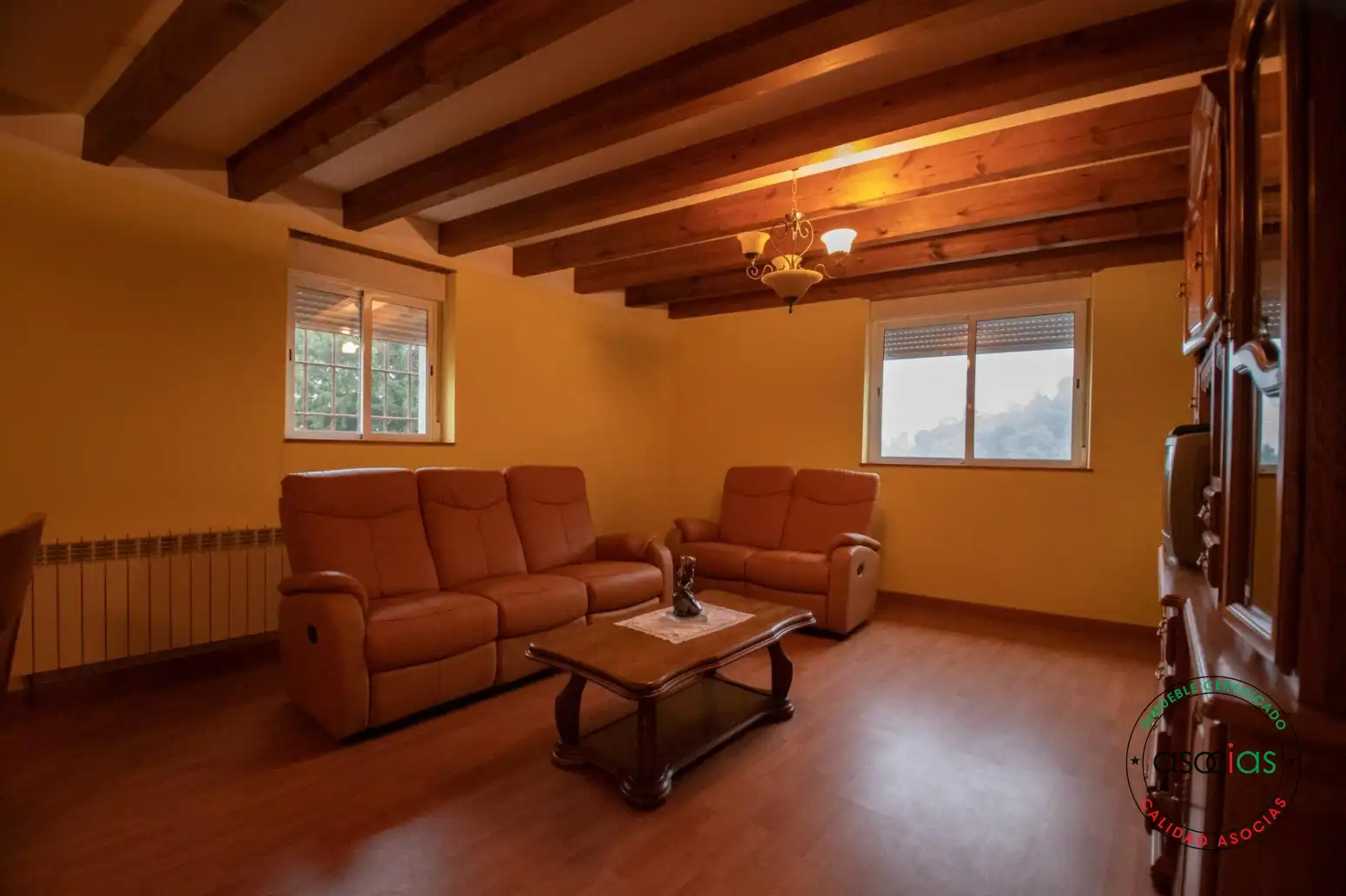 Sala d'estar de Casa o xalet en venda en Cabranes amb Calefacció, Jardí privat i Parquet