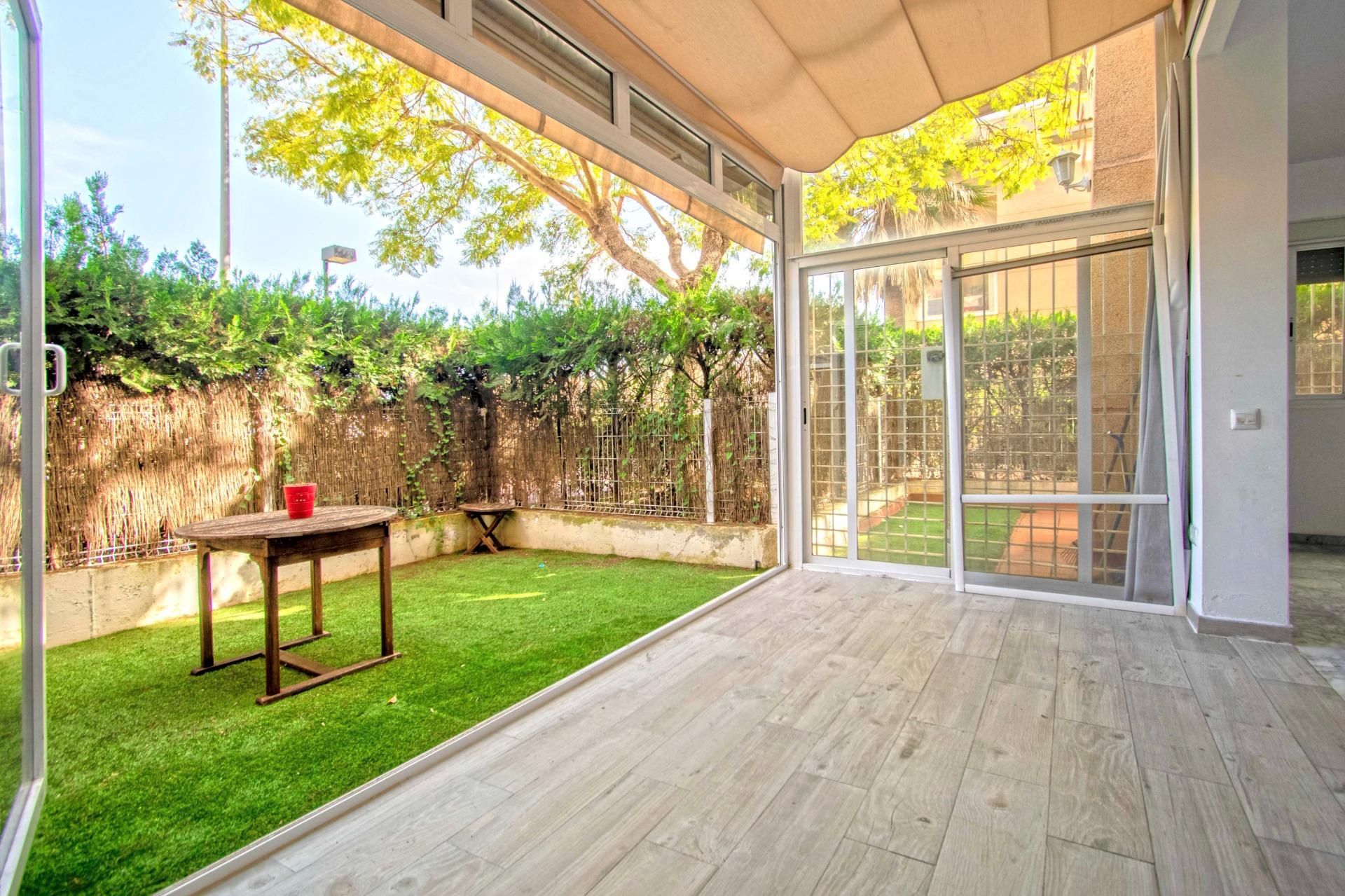 Planta baixa en venda a Santa Eufemia