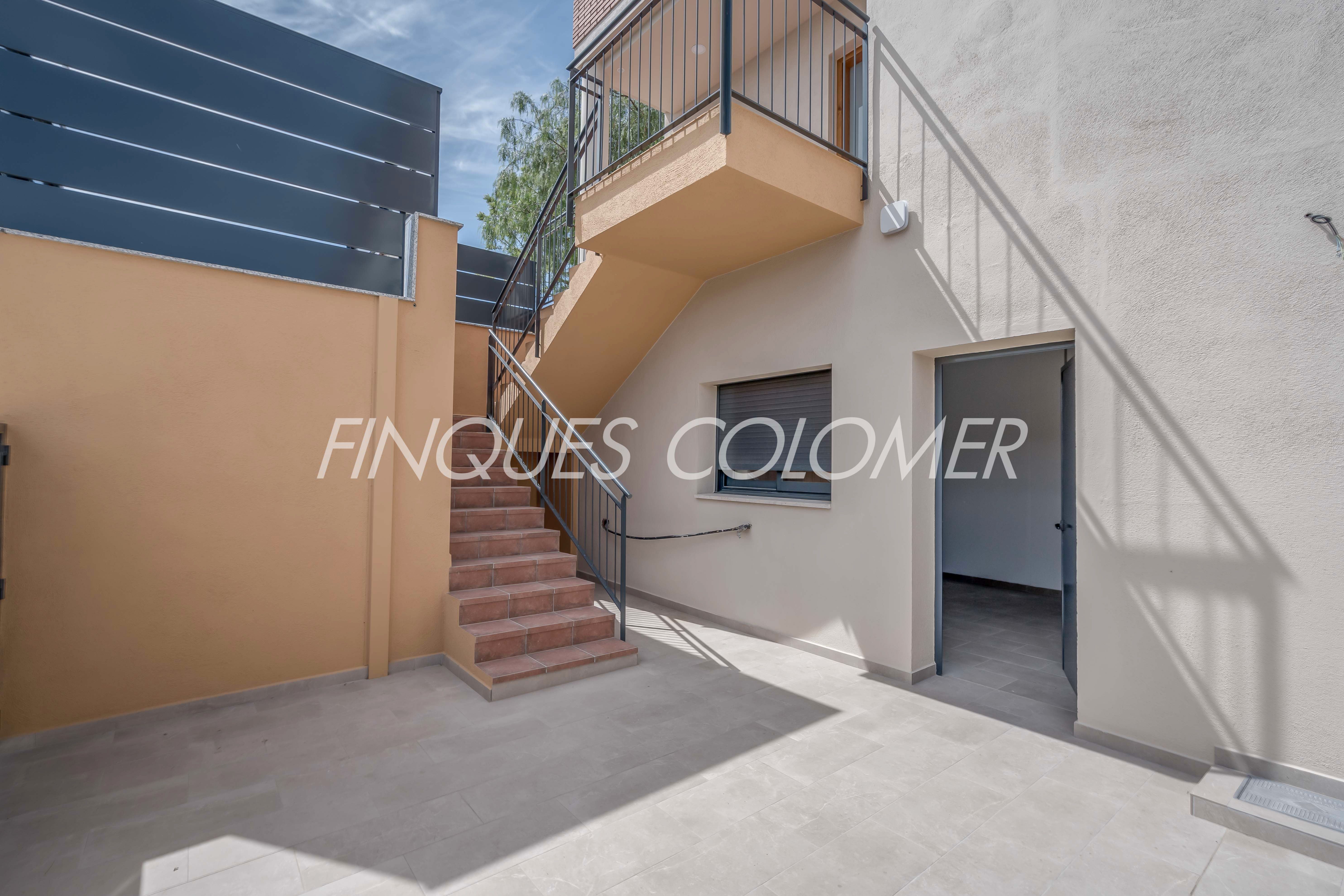 Terrassa de Casa adosada en venda en Rubí amb Calefacció, Jardí privat i Terrassa