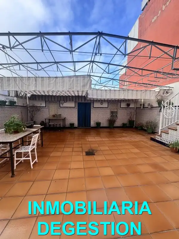 Terrassa de Casa o xalet en venda en Linares amb Aire condicionat, Jardí privat i Terrassa