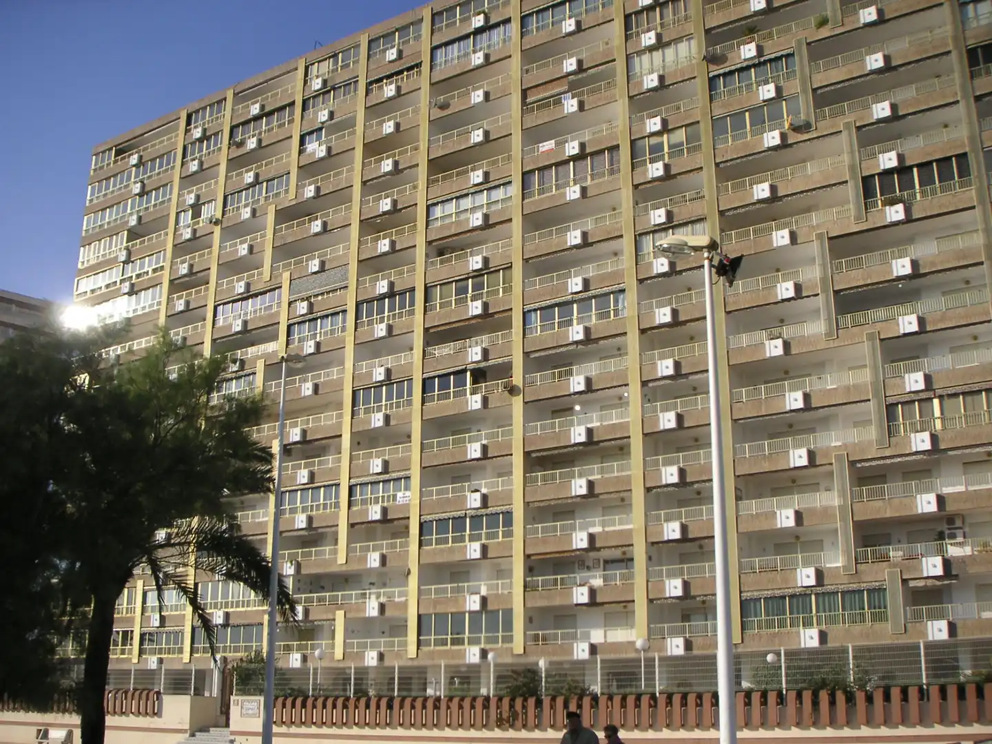 Appartement compact avec terrasse à louer à Avinguda Alacant 13, imagen 2