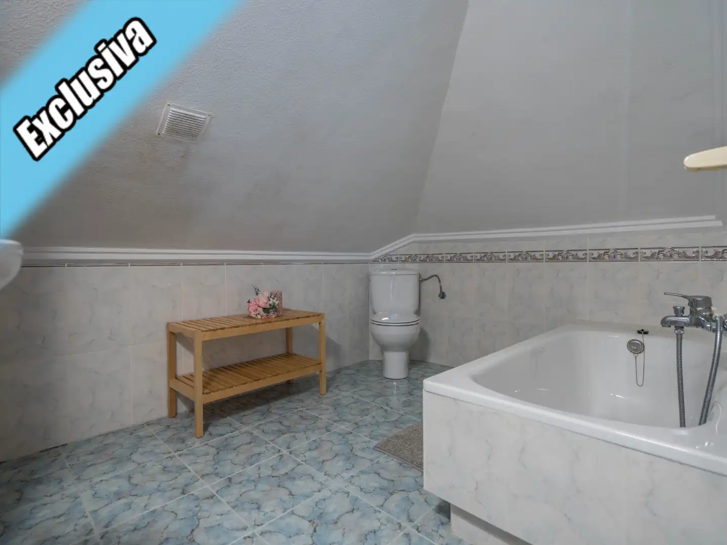 Bany de Casa o xalet en venda en Bárcena de Cicero amb Calefacció, Jardí privat i Terrassa