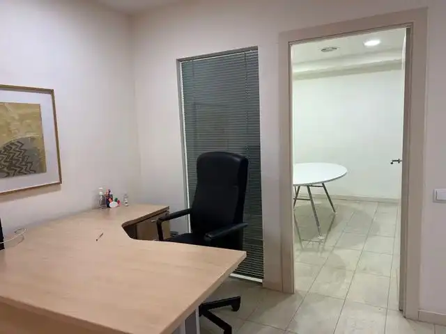 Local de alquiler en Esplugues de Llobregat con Aire acondicionado, Calefacción y Amueblado