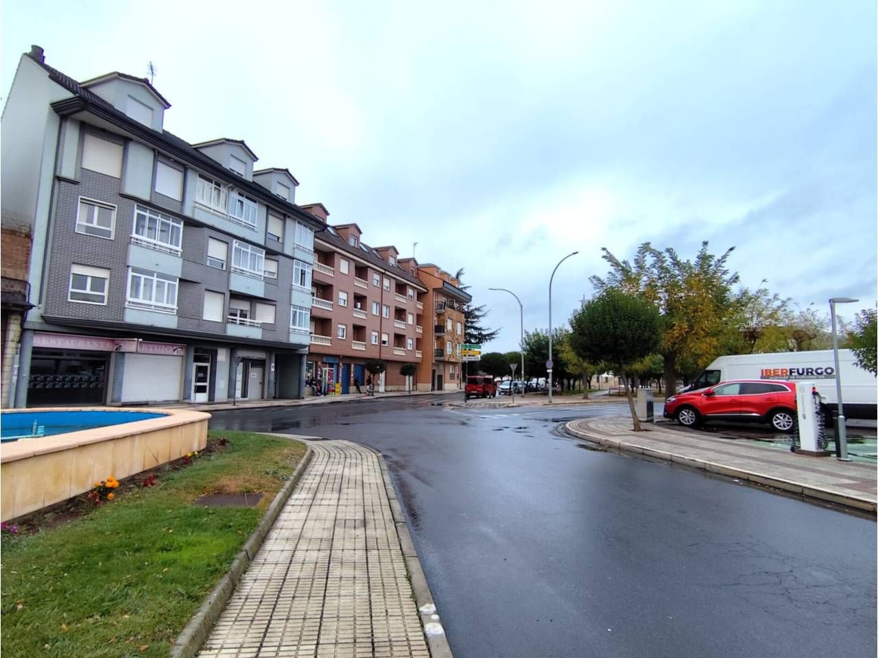Vista exterior de Apartament en venda en Valverde de la Virgen amb Calefacció, Terrassa i Traster