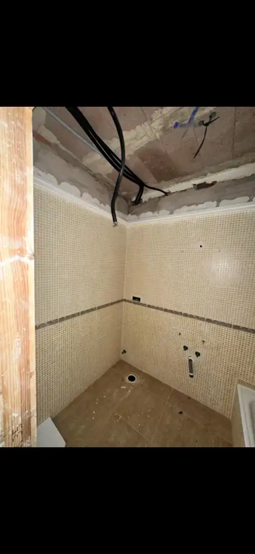 Badezimmer von Einfamilien-Reihenhaus zum Verkauf in Onda mit Terrasse, Abstellraum und Balkon