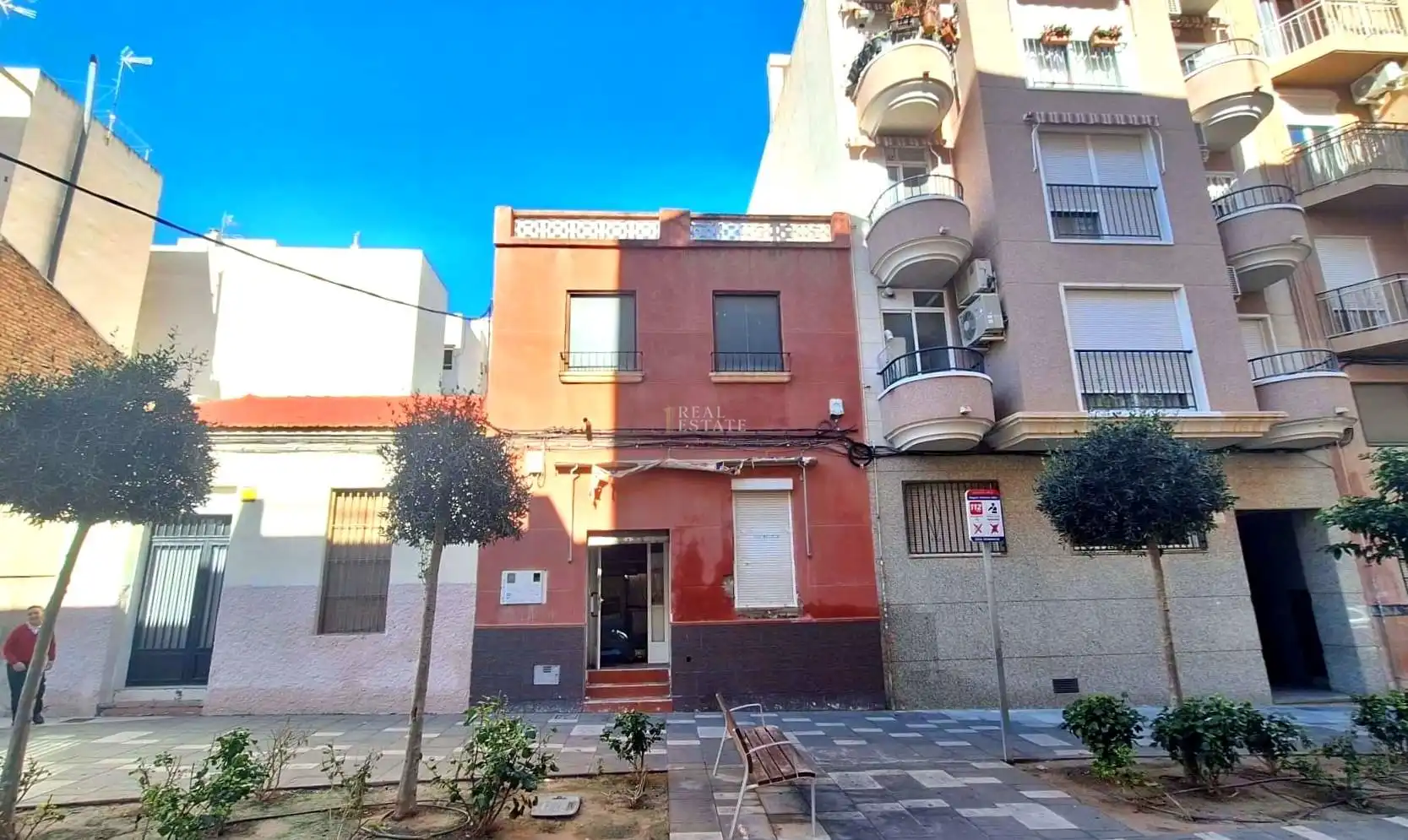 Vista exterior de Casa adosada en venta en Elche / Elx