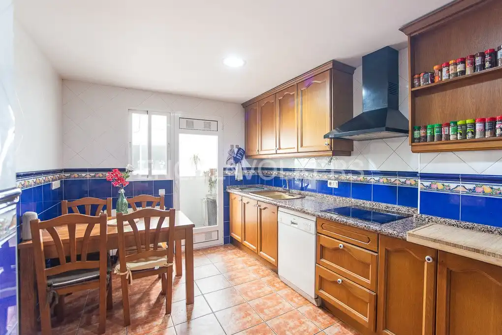 Cuina de Àtic en venda en Castellón de la Plana / Castelló de la Plana amb Calefacció, Parquet i Terrassa