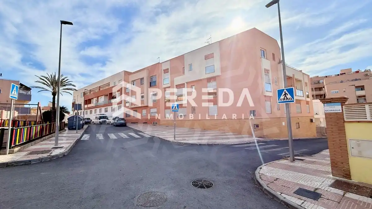 Aparcament de Apartament en venda en Roquetas de Mar