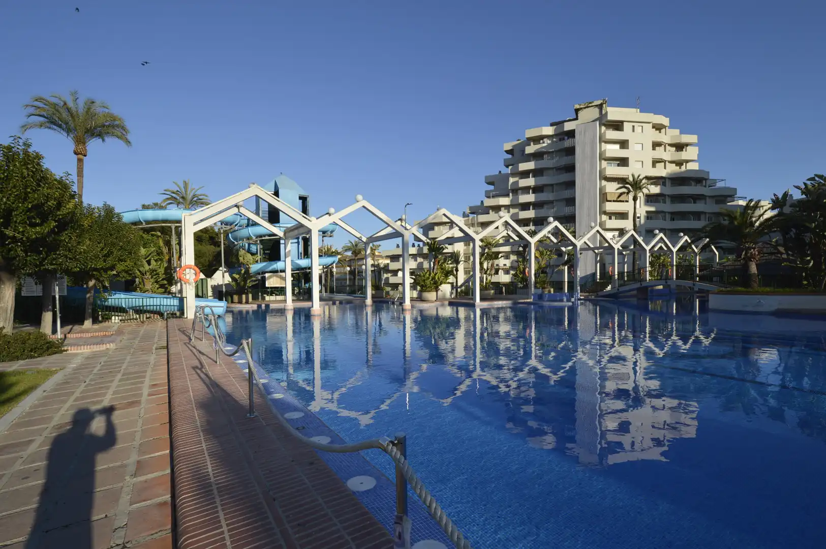 Piscina de Apartament en venda en Benalmádena amb Aire condicionat, Terrassa i Moblat