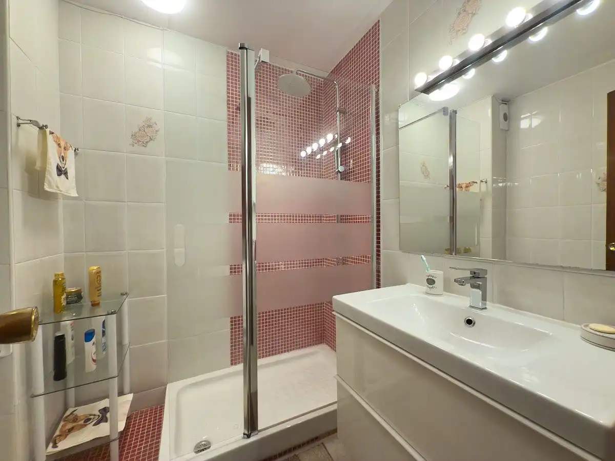 Bany de Apartament en venda en Torrevieja amb Aire condicionat, Calefacció i Terrassa