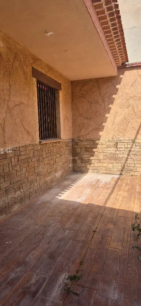 Außenansicht von Einfamilien-Reihenhaus zum Verkauf in Madrigueras