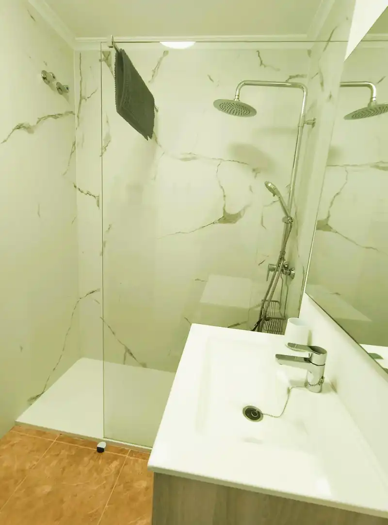Bany de Casa o xalet en venda en Elche / Elx amb Aire condicionat, Jardí privat i Terrassa