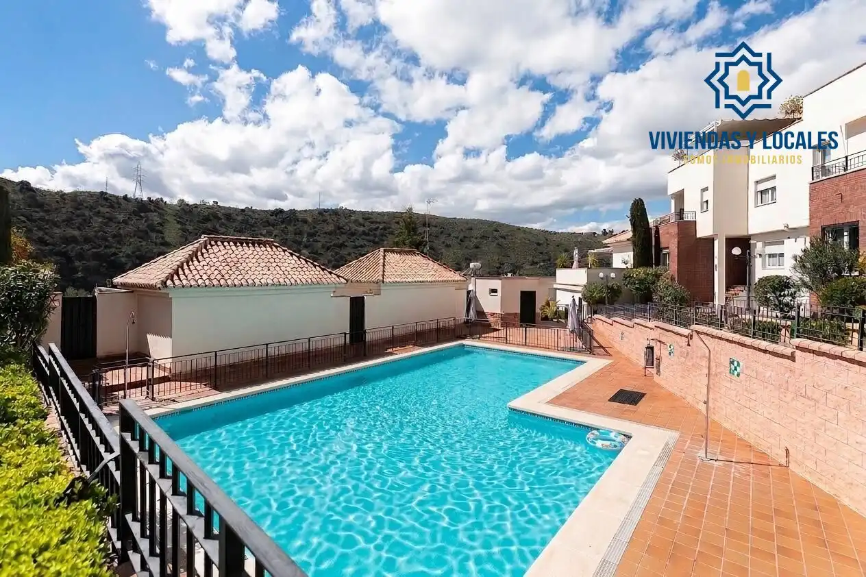 Maison mitoyenne avec piscine à vendre à Genil