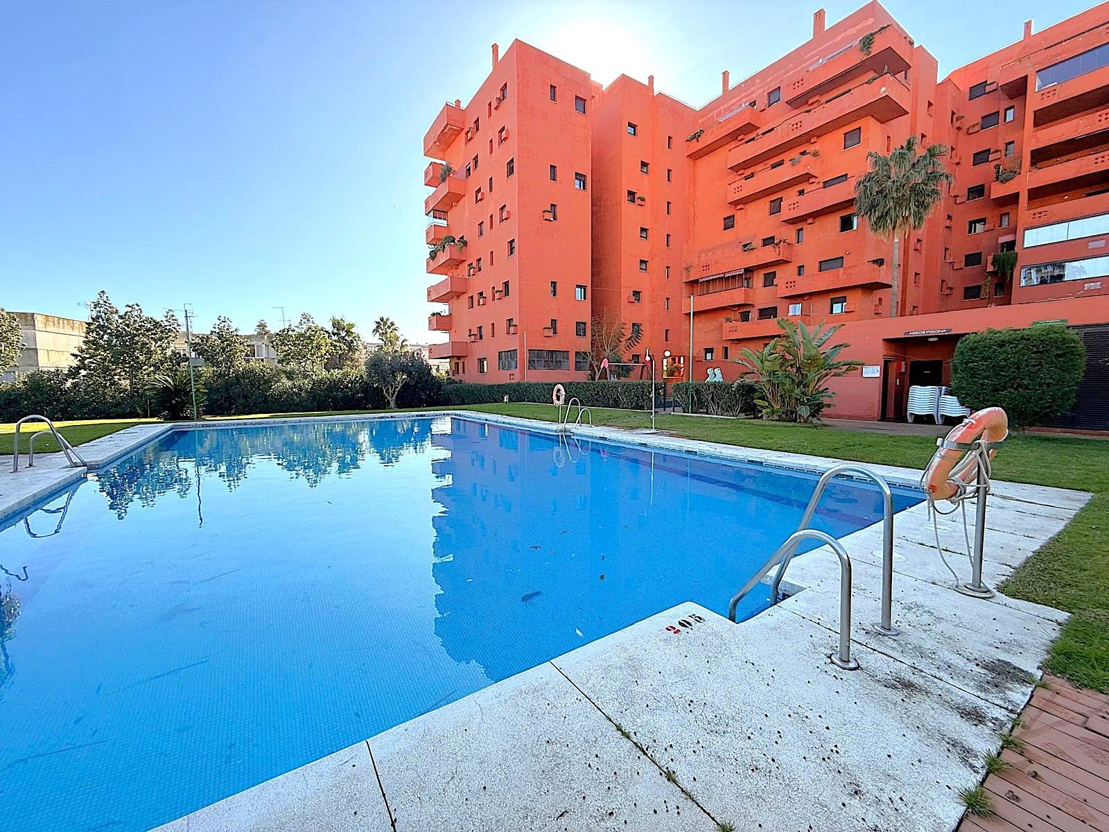 Piscina de Planta baja en venta en Estepona con Aire acondicionado, Calefacción y Terraza