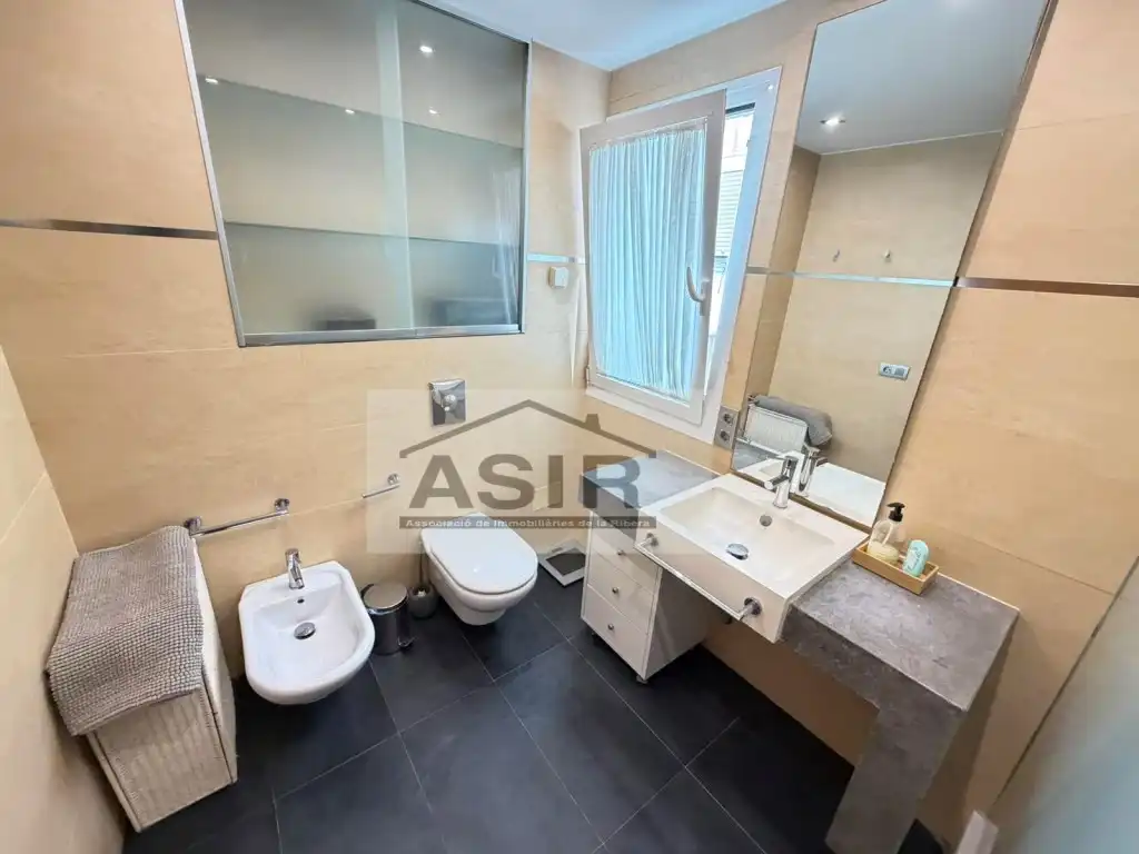 Baño de Piso de alquiler en Carcaixent con Aire acondicionado, Calefacción y Balcón