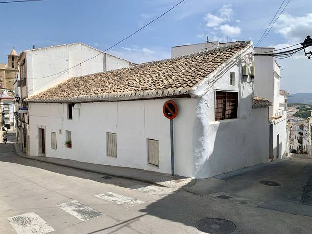 Casa adosada en Venta en Iznájar