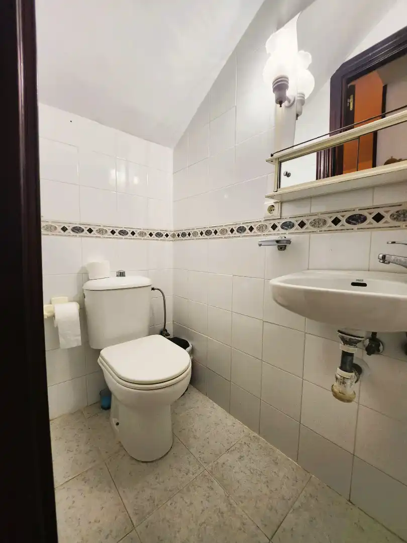 Bathroom of Detached homes for sale in Alcalá de Guadaira  with Air Conditioner, Terrace and Storage room