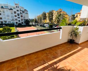 Exterior view of Flat for sale in Estepona  with Terrace and Balcony