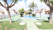 Vista exterior de Dúplex en venda en Pilar de la Horadada amb Aire condicionat, Terrassa i Piscina